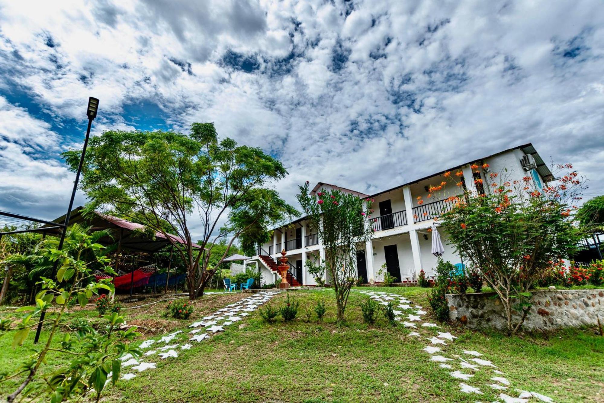 Cosmos Tatacoa Hotel Villavieja Exterior photo